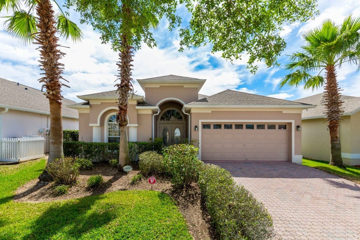 Villas and family homes